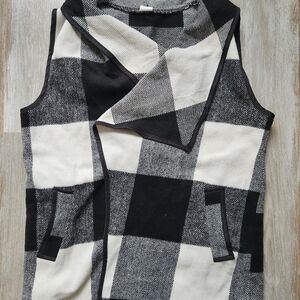 West Loop Women’s Check Vest Open Front Shawl Sleeveless Black & White One Size